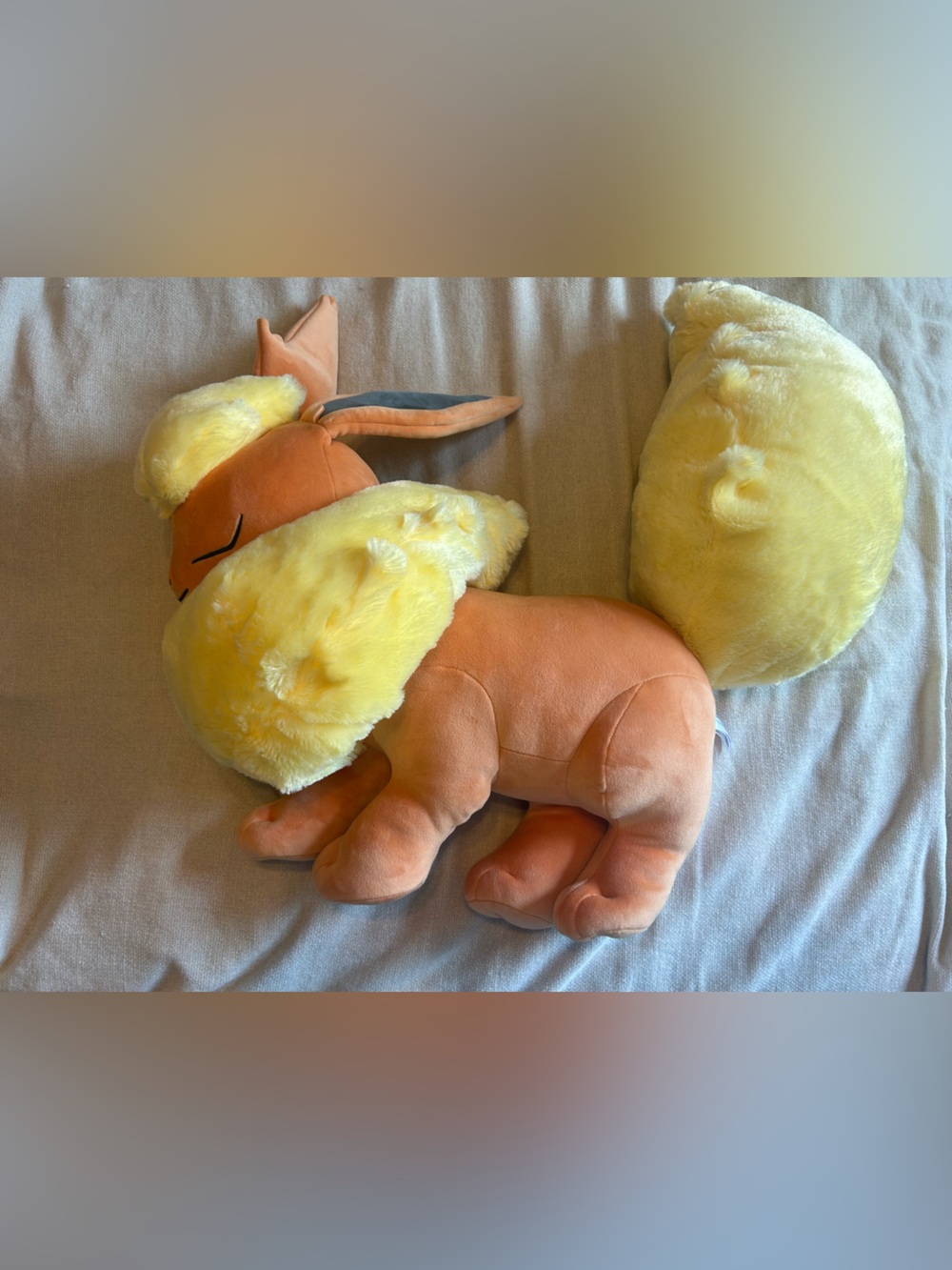 Large Pokémon Sleeping Evee by Jazwares